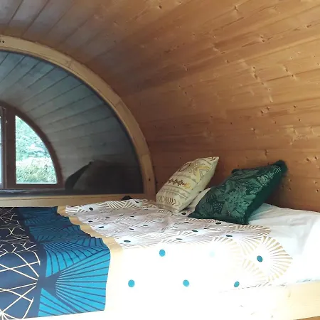 Glamping La Rose De Mortessagne Troll Et Tonn Home *